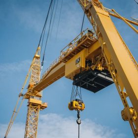 biến tần cẩu và tời