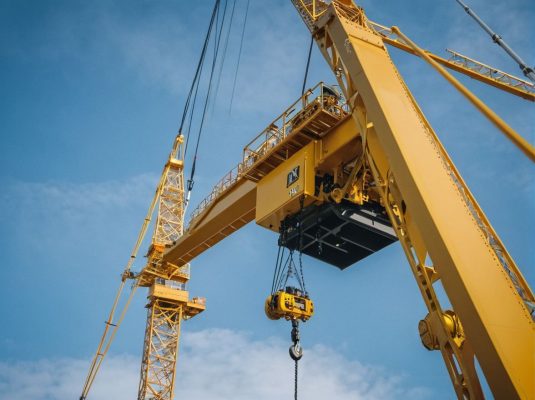 biến tần cẩu và tời