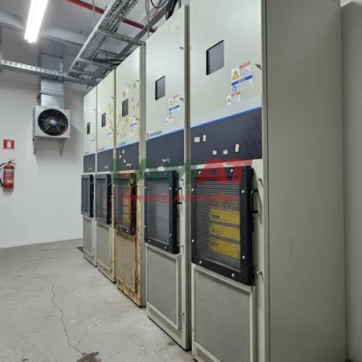 Biến tần Allen Bradley chuẩn công nghiệp trong hệ thống tủ điện.