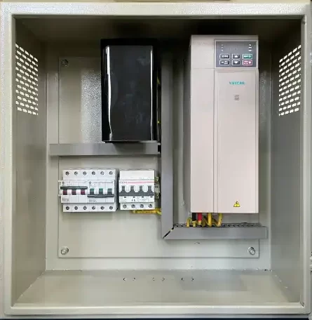 biến tần bơm nước năng lượng mặt trời